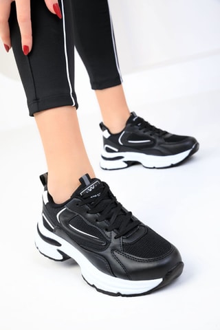 Sapatilhas com plataforma - Preto