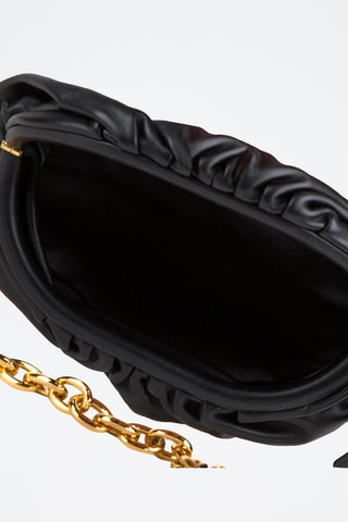 Mini pouch em couro de vitelo - Preto e dourado - Bottega Veneta