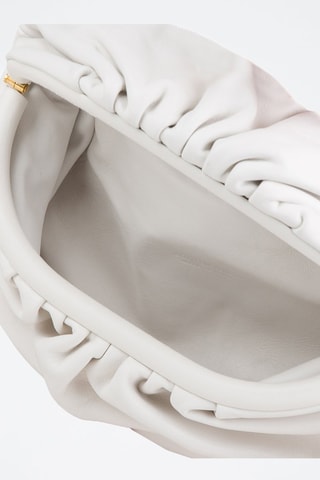 Mini pouch em couro de vitelo - Cru e dourado - Bottega Veneta