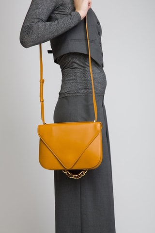Mala de ombro em couro de vitelo - Amarelo e dourado - Bottega Veneta