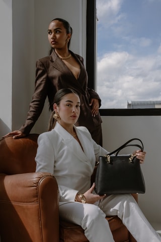 Sac porté épaule en cuir Alya - Noir