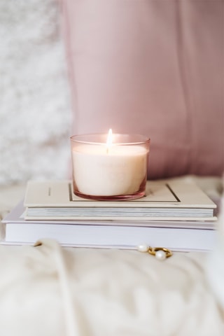 Bougie parfumée 0.3 - Bois de santal, caramel et vanille