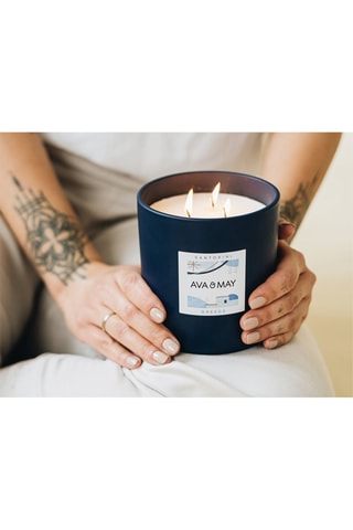 Maxi Bougie Parfumée Santorin - Cèdre, fève de Tonka et Romarin