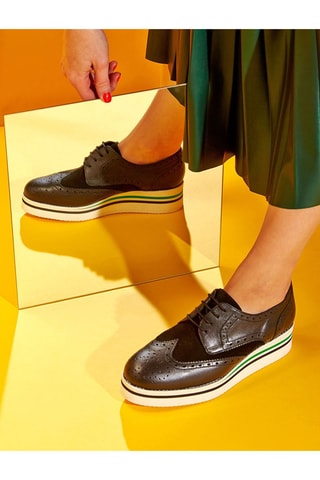 Derbies com cunha em couro Vajia - Preto