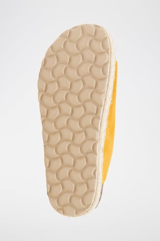 Mules com plataforma em nobuck - Amarelo