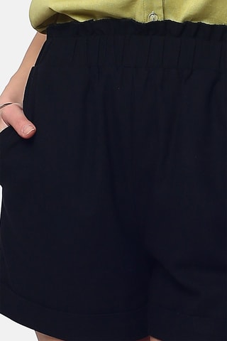 Short en lin 
Noir