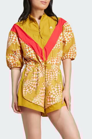 Trompe-l'oeil Jumpsuit Farm Onesie - Mosterdgeel