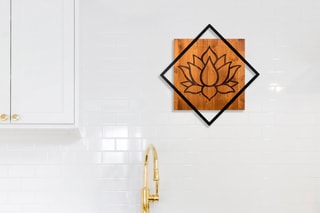 Décoration murale en bois Lotus - 54 x 54 cm - Naturel et noir