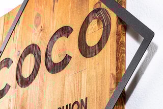 Décoration murale en bois Fashion - 54 x 54 cm - Naturel et noir