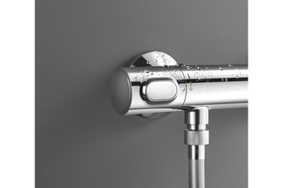 Torneira de duche de parede Precision Flow