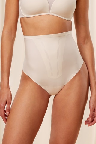String taille haute Triumph Shape Smart Highwaist String - Crème