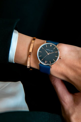 Montre à quartz en cuir et diamant