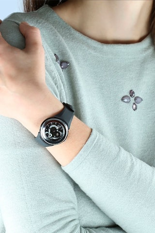 Montre analogique en polyuréthane - Noir et argenté