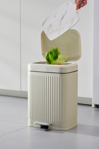 Caixote do lixo com pedal Aura - 25,9 x 25,2 x 36,3 cm 