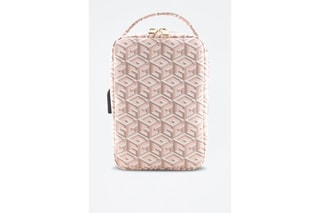 Reistas Guess USB - Roze