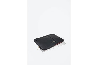 Saffiano Clutch Guess - Scherm 13”
