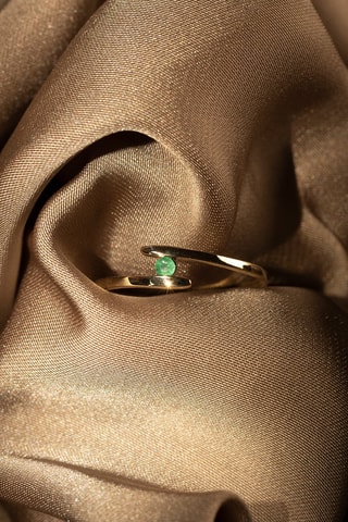 Bague Arc Or jaune et émeraude