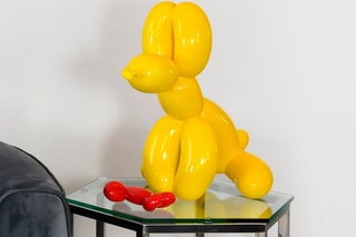 Sculpture Pop Art en résine Chien ballon assis - Jaune