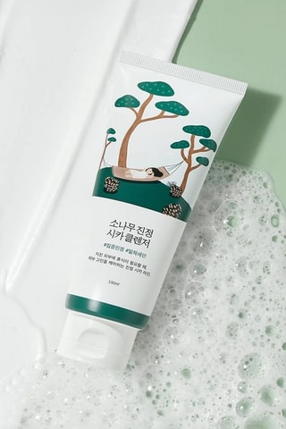 Cuidado de limpeza calmante Round Lab Pine Calming Cica Cleanser - Peles sensíveis - 150 ml