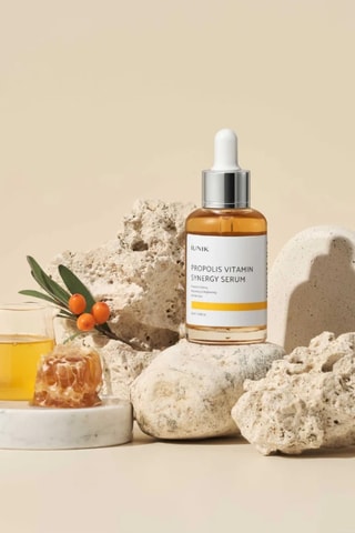 Sérum vitaminado com própolis Vitamin Synergy Serum iUNIK - Peles secas e sensíveis - 50 ml