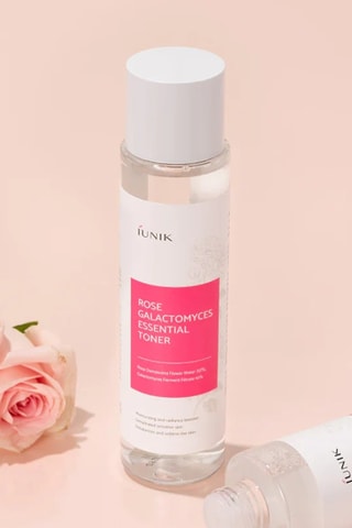 Tónico hidratante com rosa de Damasco Galactomyces Essential Toner iUNIK - Peles oleosas, desidratadas ou sensíveis - 200 ml