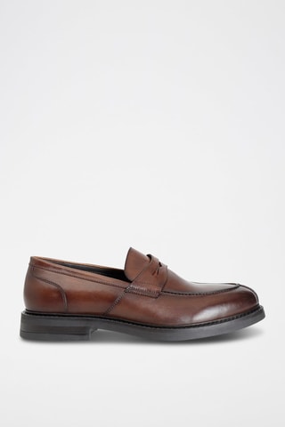 Mocassins em couro 
Castanho