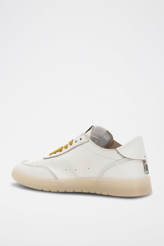 Sneakers em couro 
Branco