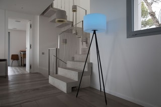 Candeeiro de pé tripé LED Tamboury C150