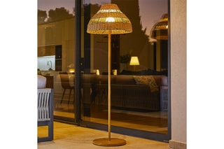 Candeeiro de pé sem fio LED em madeira Elion Natural