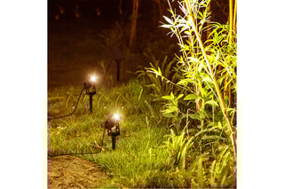 4 spots solaires LED reliés avec panneau solaire déporté 4 en 1 Roundy - Noir - 4 x 5 W