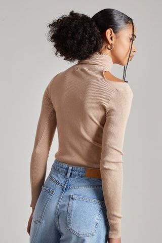 Top - Camel