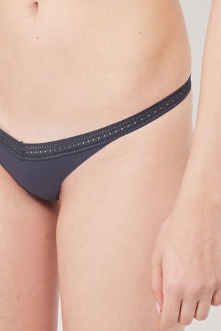 String Gris