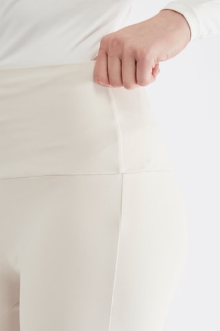 Pantalon flare 7/8 taille haute - Ecru