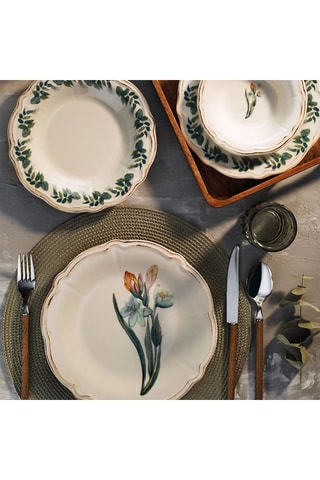 Serviço de mesa em porcelana - 18 peças