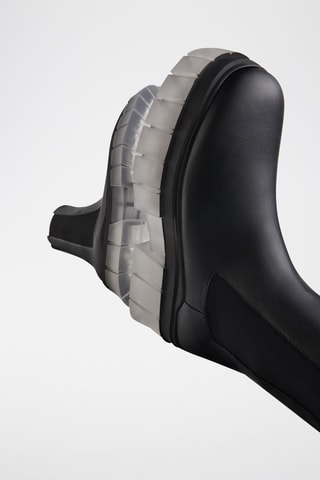 Botins Chelsea Preto e transparente