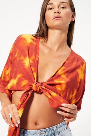 Crop top tie and dye - Vermelho e amarelo