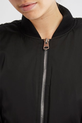 Bomber com capuz - Preto