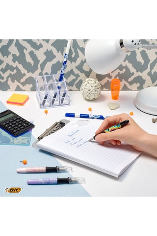 BIC Xpen Stylo-Plume Rechargeable Encre Bleue - Décor Violet, Blister de 1
