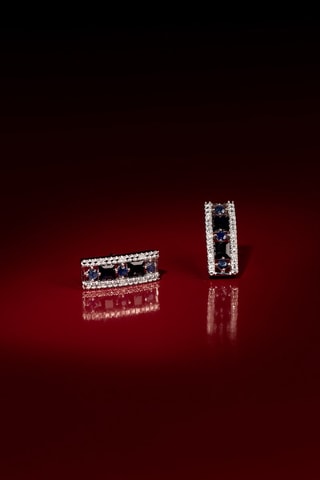 Brincos Surat - Ouro branco, diamantes 0,04 quilates/12 e safira 1,14 quilates/10