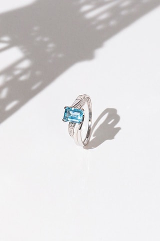 Anel Bora Bora  Ouro branco, topázio e diamantes