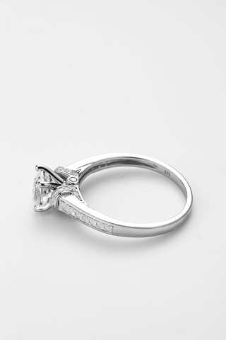 Anel Chera Ouro branco, diamantes e topázio branco