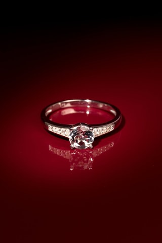 Anel solitário Sirana Ouro branco, diamantes e topázio