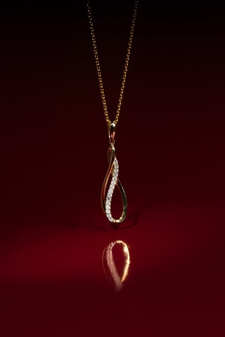 Pendente Infinito Ouro amarelo e diamantes 0,08 quilate/15