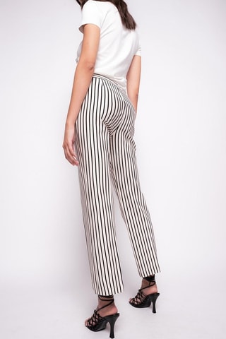 Pantalon - 
Bleu marine et écru