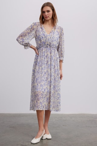Robe midi - Blanc et bleu marine