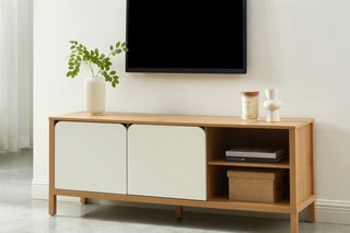 Meuble TV 2 portes en bois d’hévéa Kilda - 140 x 54 x 39 cm