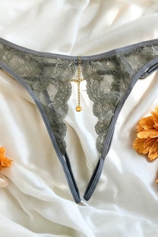 String en dentelle - Gris - Modèle aléatoire