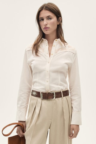Chemise ajustée broderies décoratives - Crème