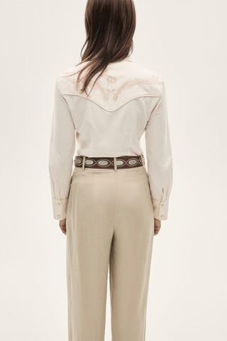 Chemise ajustée broderies décoratives - Crème