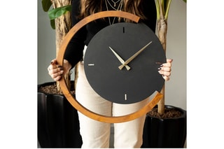 Horloge murale ajourée - 68 x 44 cm - Noir et naturel